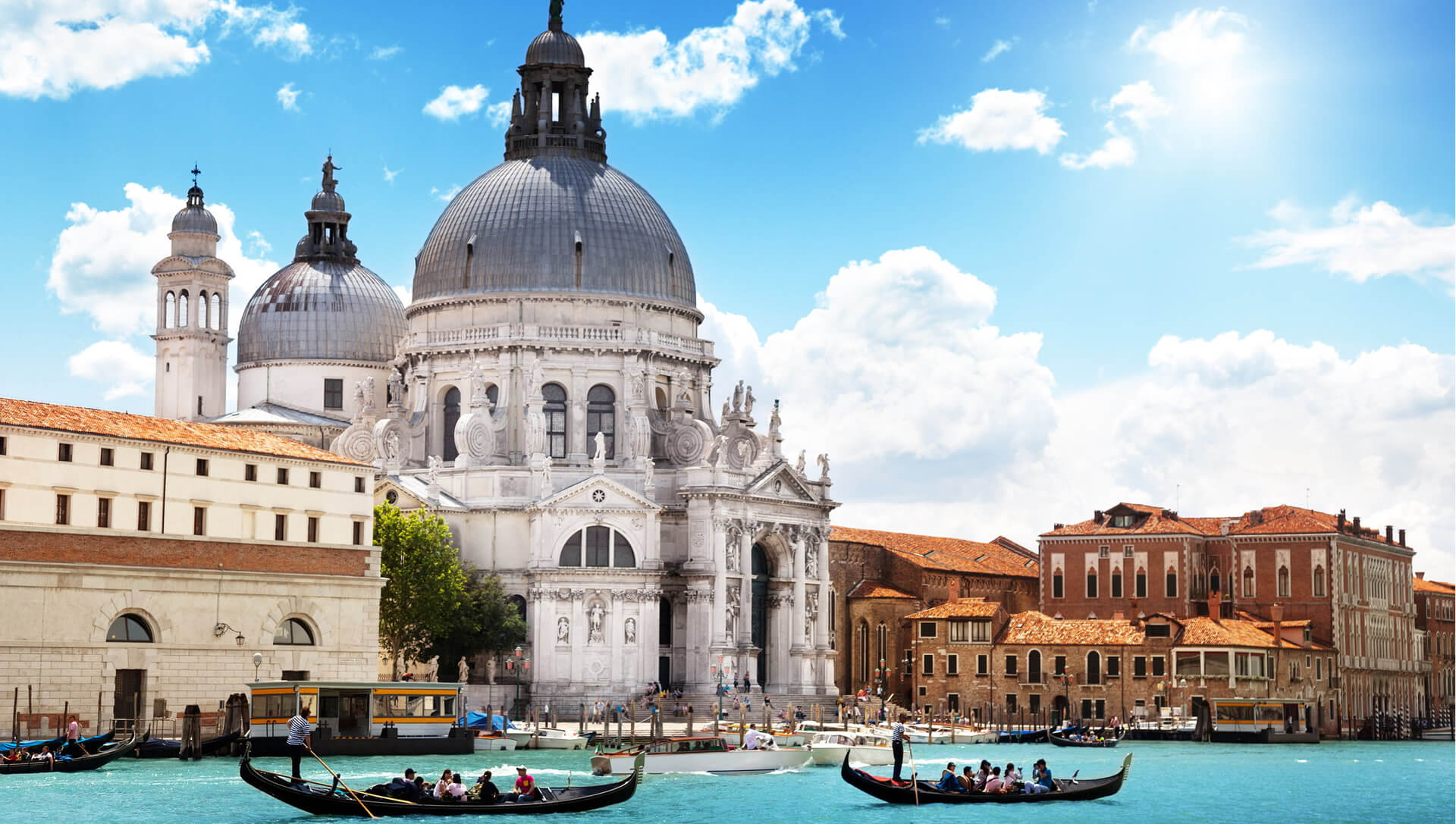 Gondola Punta et Basilica Salute Venice